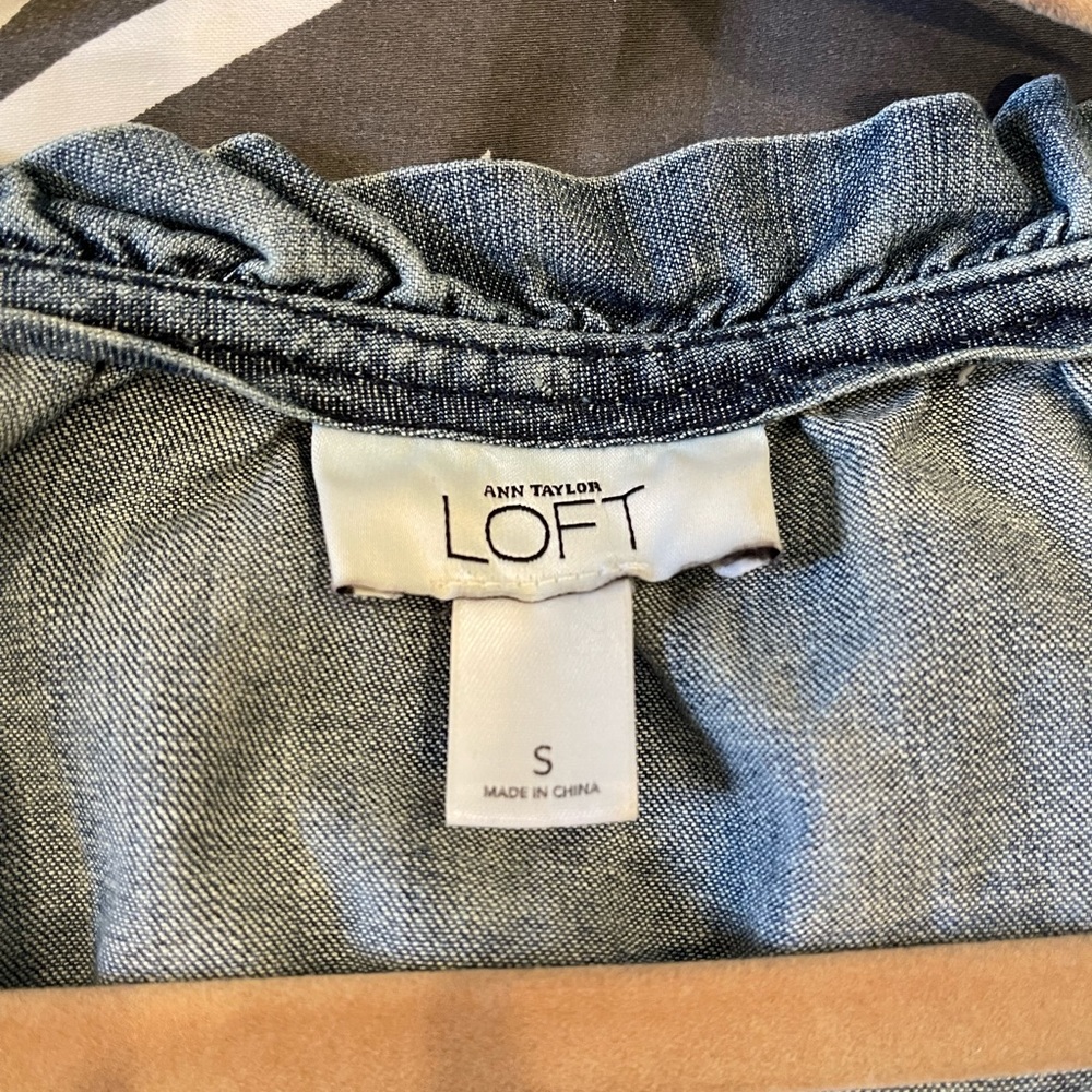 Loft size small - Picture 2 of 2